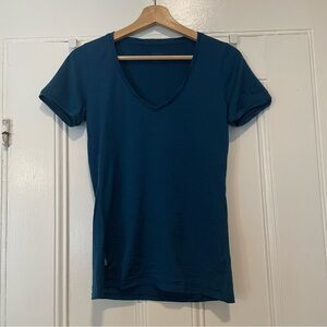 Icebreaker 100% merino wool tech-T V-neck 🌌 Night